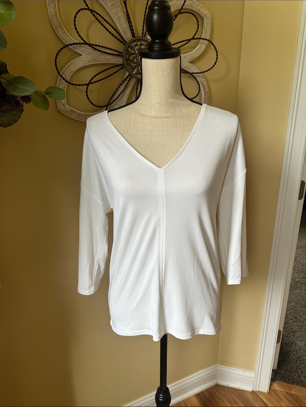 White House Black Market White V-Neck Long Sleeve Top